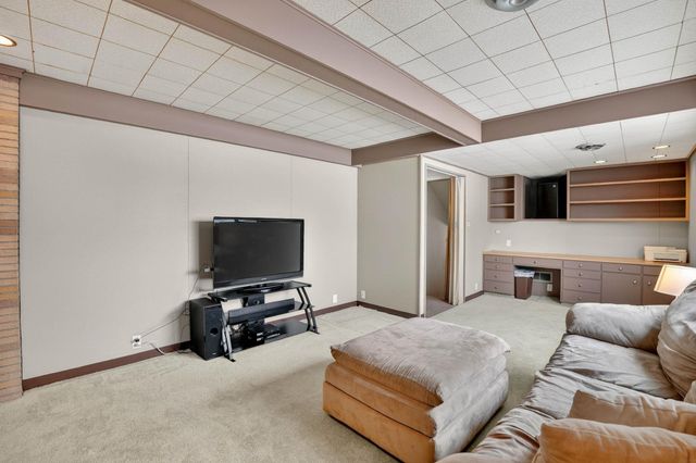 2506 laurel Street, Waterloo, IA 50702