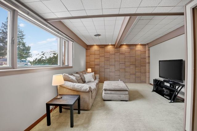 2506 laurel Street, Waterloo, IA 50702