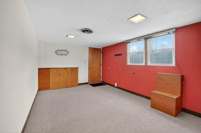 2506 laurel Street, Waterloo, IA 50702