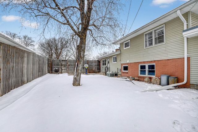 2506 laurel Street, Waterloo, IA 50702