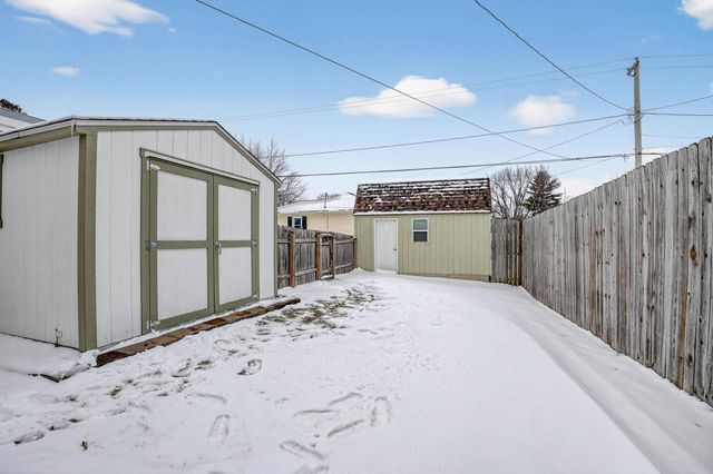 2506 laurel Street, Waterloo, IA 50702