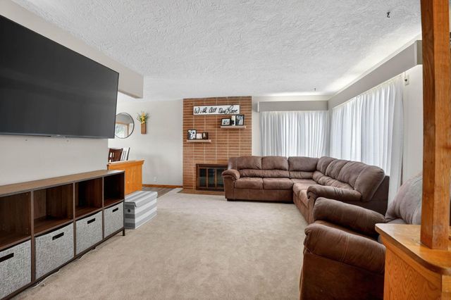 2506 laurel Street, Waterloo, IA 50702