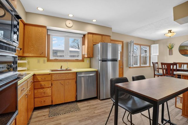 2506 laurel Street, Waterloo, IA 50702