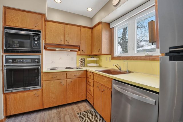 2506 laurel Street, Waterloo, IA 50702