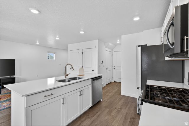 8614 W BOWIE DR, Magna, UT 84044