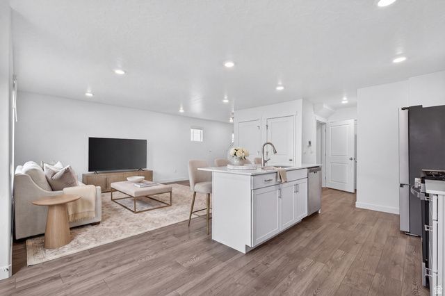 8614 W BOWIE DR, Magna, UT 84044