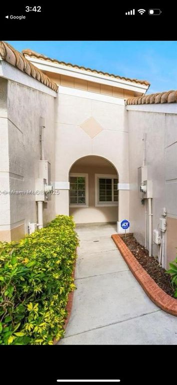 11624 SW 19th St, Miramar, FL 33025