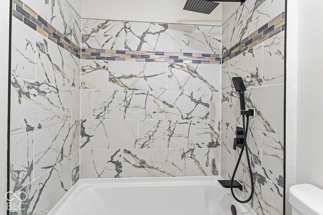 5924 Allisonville, Indianapolis, IN 46220