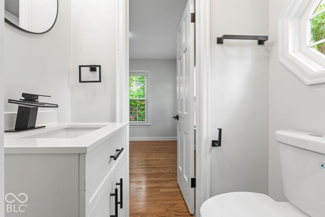 5924 Allisonville, Indianapolis, IN 46220