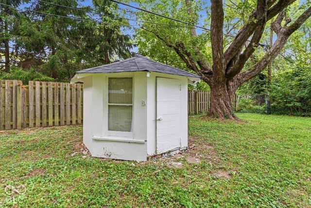5924 Allisonville, Indianapolis, IN 46220