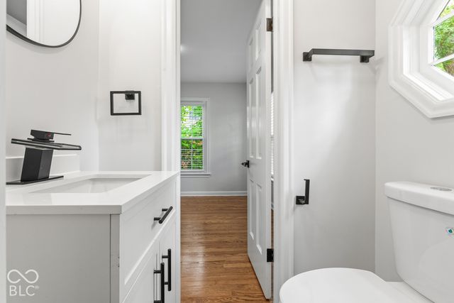 5924 Allisonville, Indianapolis, IN 46220