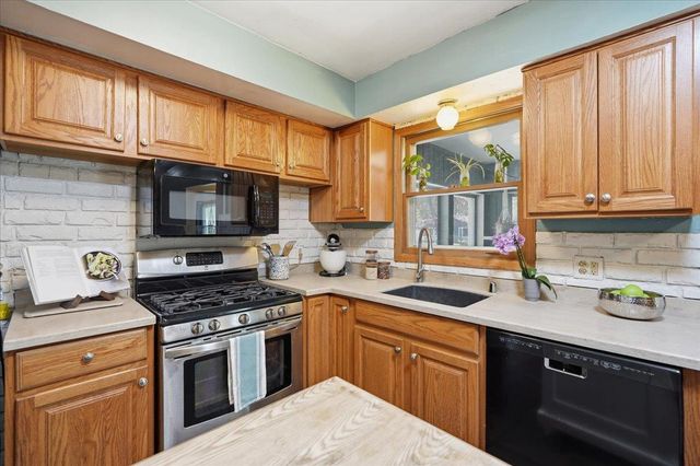 4802 Steinhauer Trail, Madison, WI 53716