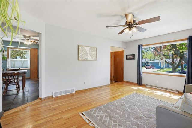4802 Steinhauer Trail, Madison, WI 53716