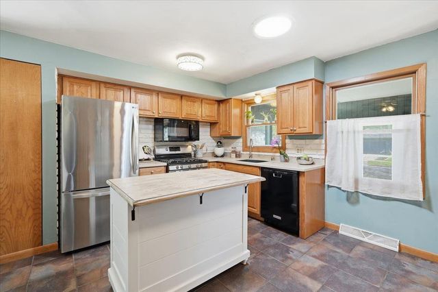 4802 Steinhauer Trail, Madison, WI 53716