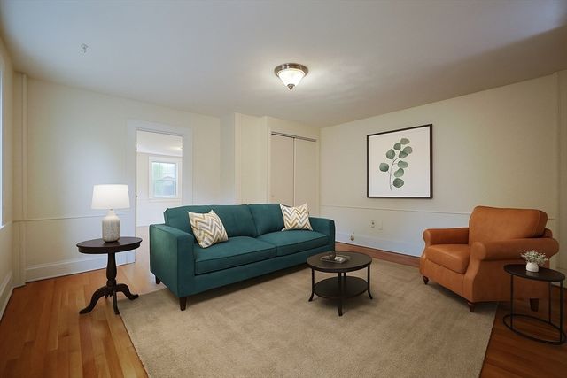 16-18 Beacon Pl, Melrose, MA 02176