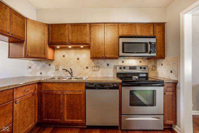 105 Carmelaire Drive, Carmel, IN 46032