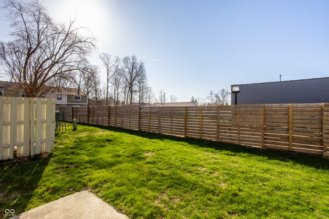 105 Carmelaire Drive, Carmel, IN 46032