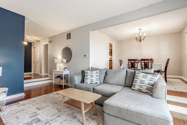 105 Carmelaire Drive, Carmel, IN 46032