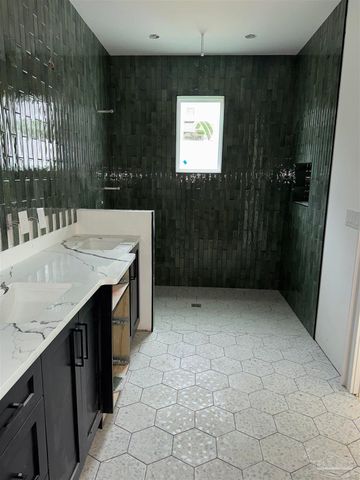 1519 E Hatton St, Pensacola, FL 32503