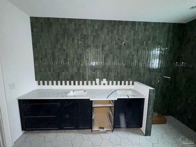 1519 E Hatton St, Pensacola, FL 32503