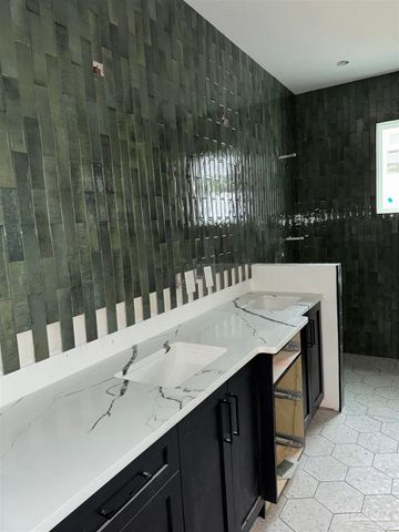 1519 E Hatton St, Pensacola, FL 32503