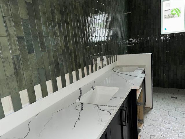 1519 E Hatton St, Pensacola, FL 32503