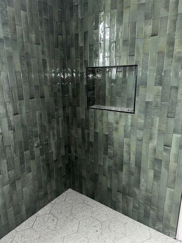 1519 E Hatton St, Pensacola, FL 32503