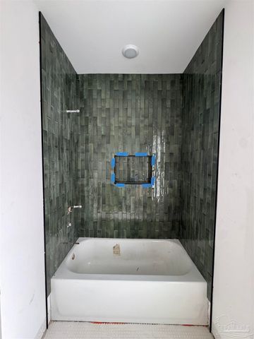 1519 E Hatton St, Pensacola, FL 32503