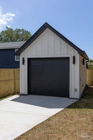 1519 E Hatton St, Pensacola, FL 32503