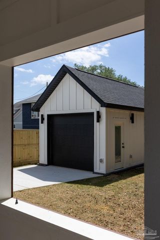 1519 E Hatton St, Pensacola, FL 32503