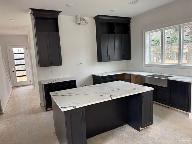 1519 E Hatton St, Pensacola, FL 32503