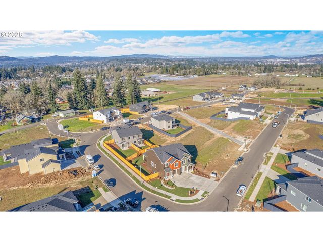 16151 Serres Farm Way, Oregon City, OR 97045