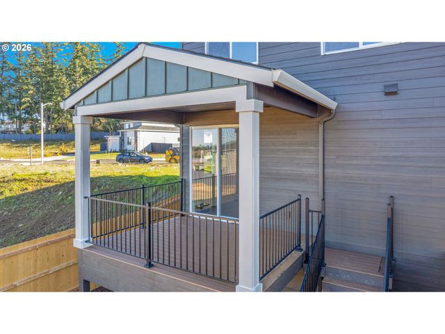 16151 Serres Farm Way, Oregon City, OR 97045