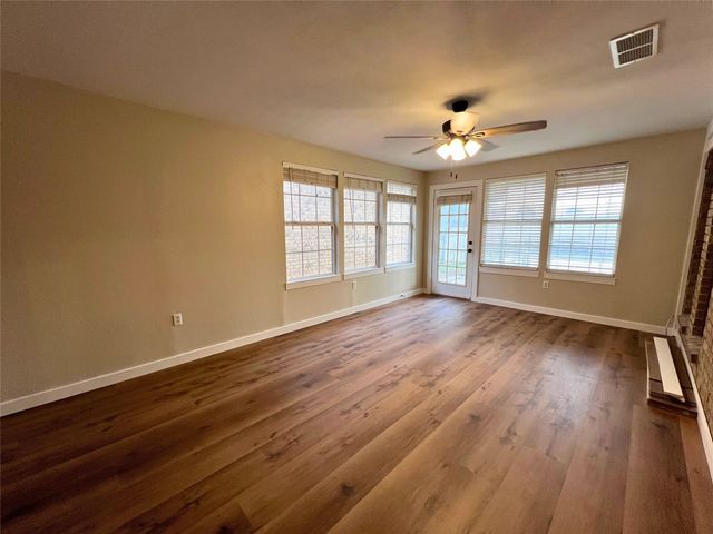 1756 Red Oak Circle, Sulphur Springs, TX 75482