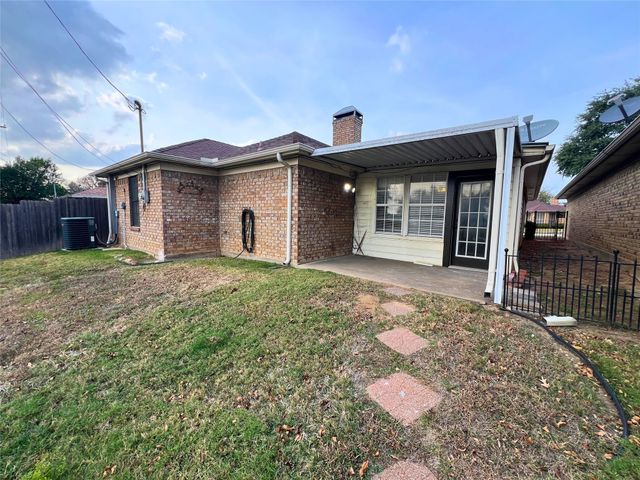 1756 Red Oak Circle, Sulphur Springs, TX 75482