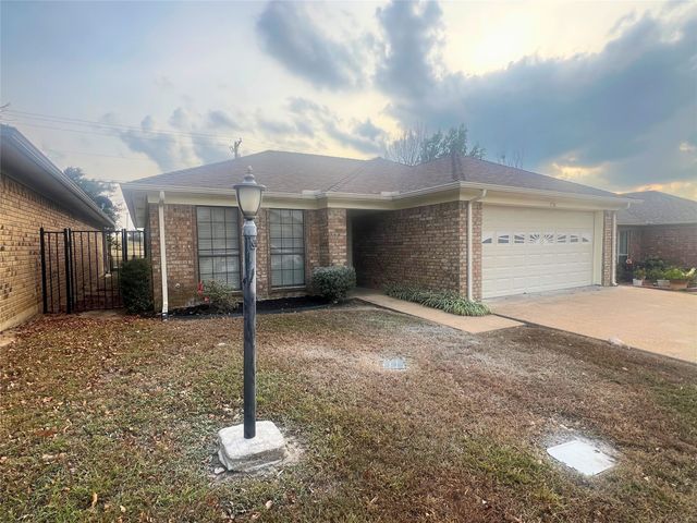 1756 Red Oak Circle, Sulphur Springs, TX 75482