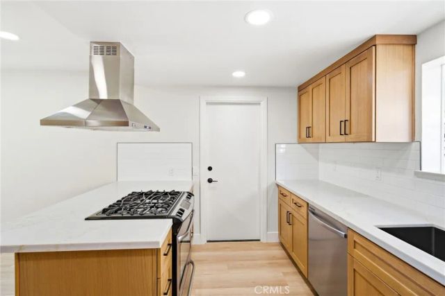 19562 Aragon Circle, Huntington Beach, CA 92646