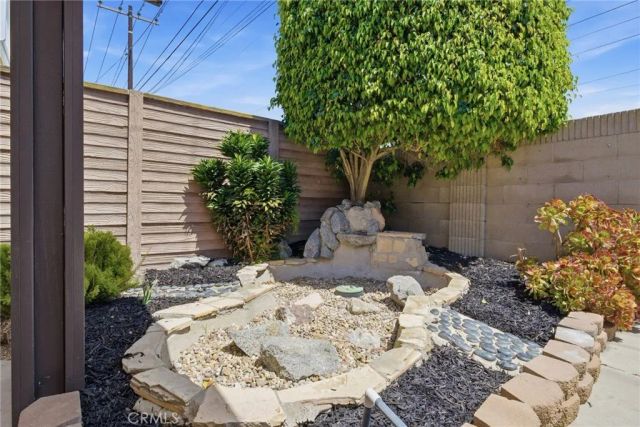 19562 Aragon Circle, Huntington Beach, CA 92646