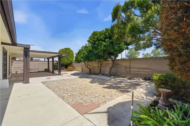 19562 Aragon Circle, Huntington Beach, CA 92646