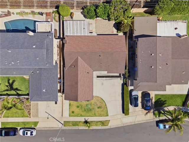 19562 Aragon Circle, Huntington Beach, CA 92646