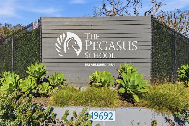 19562 Aragon Circle, Huntington Beach, CA 92646