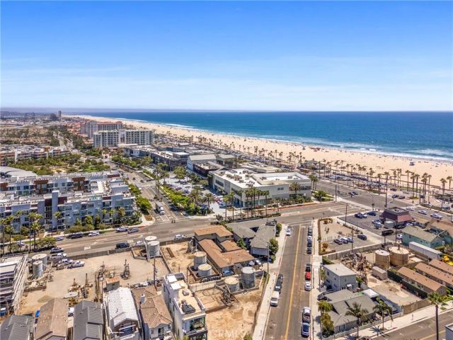 19562 Aragon Circle, Huntington Beach, CA 92646