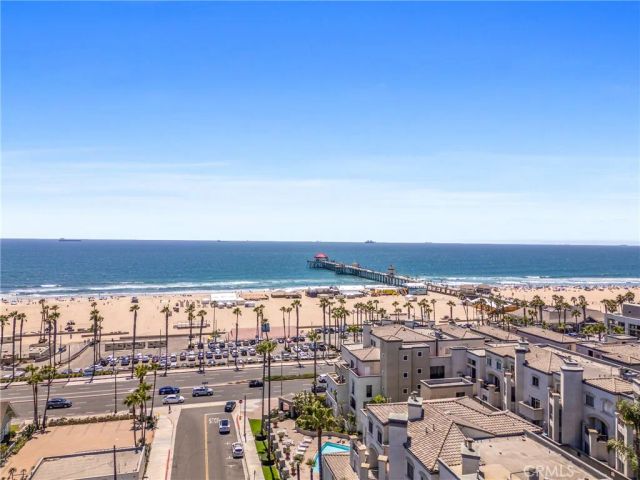 19562 Aragon Circle, Huntington Beach, CA 92646