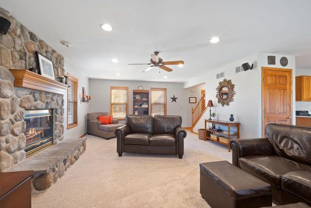 645 Two Rivers DRIVE, Mukwonago, WI 53149