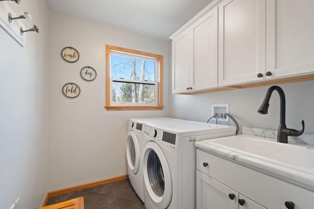 645 Two Rivers DRIVE, Mukwonago, WI 53149
