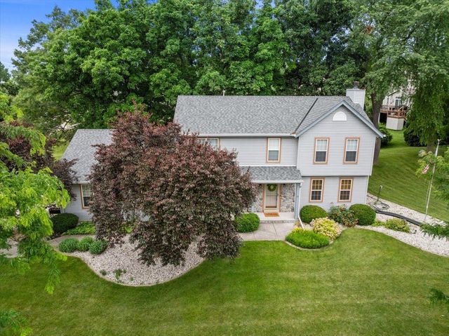 645 Two Rivers DRIVE, Mukwonago, WI 53149