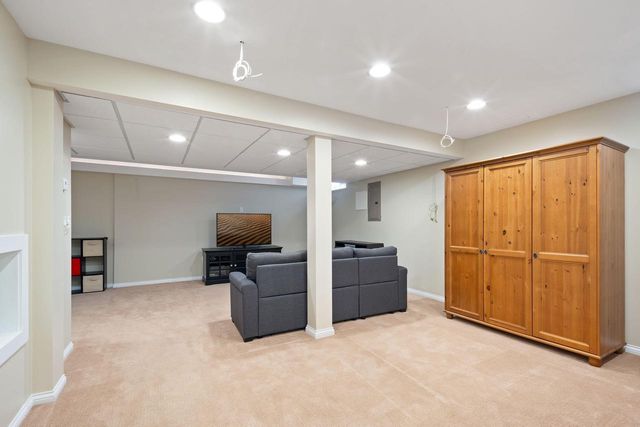 645 Two Rivers DRIVE, Mukwonago, WI 53149