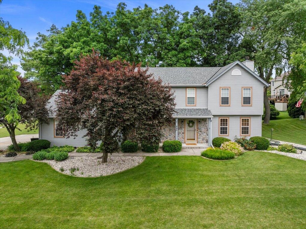 645 Two Rivers DRIVE, Mukwonago, WI 53149