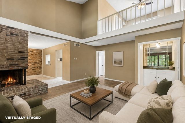 1806 Lakecrest Court, Carrollton, TX 75006