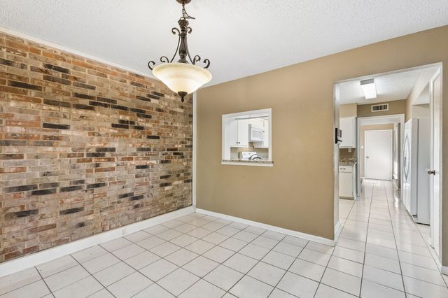 1806 Lakecrest Court, Carrollton, TX 75006